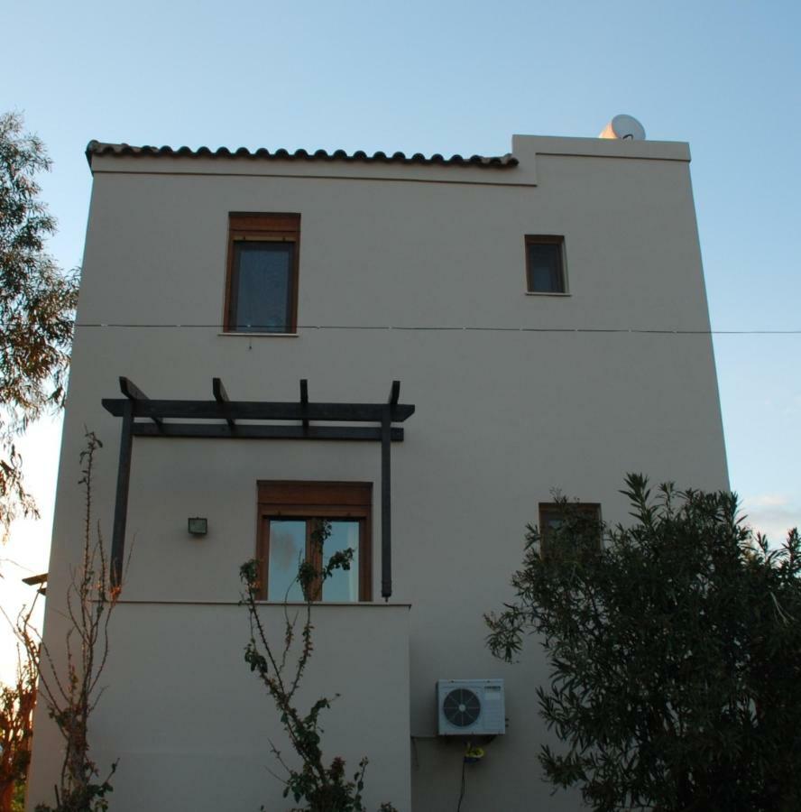 Villa With A Pool In Lefkogia Lefkogeia Bagian luar foto